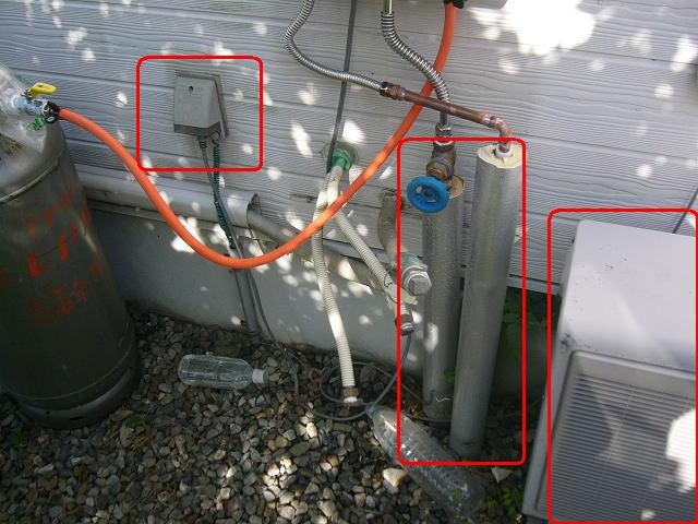 防水コンセント 給湯配管 エアコン室外機 移設